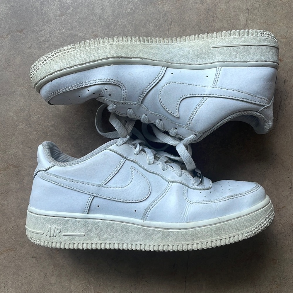 Used Unisex Nike Air Force 1 Sneaker